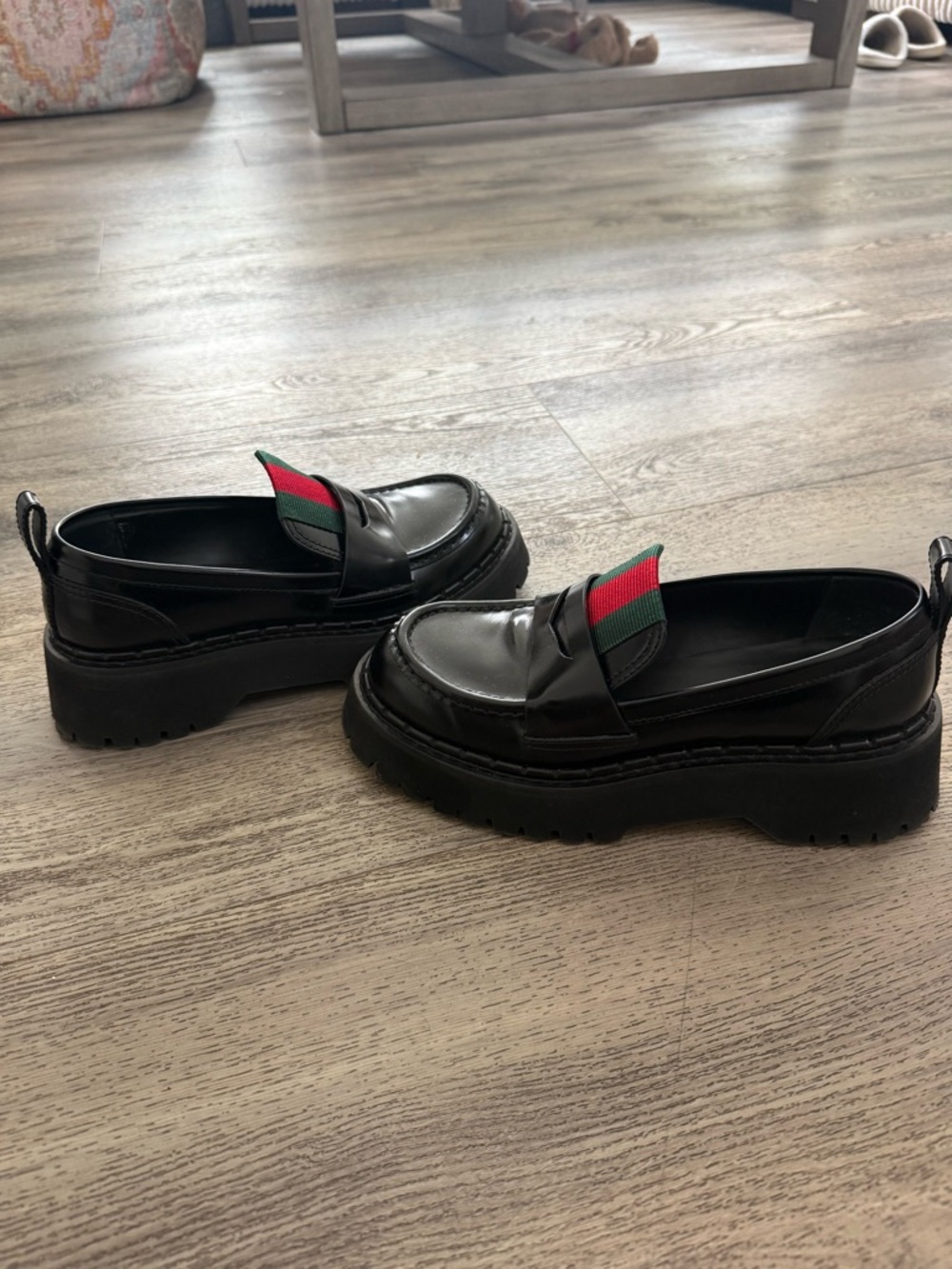 Gucci Black Leather Women’s Loafers with Red & Green Web - Picture 3 of 5
